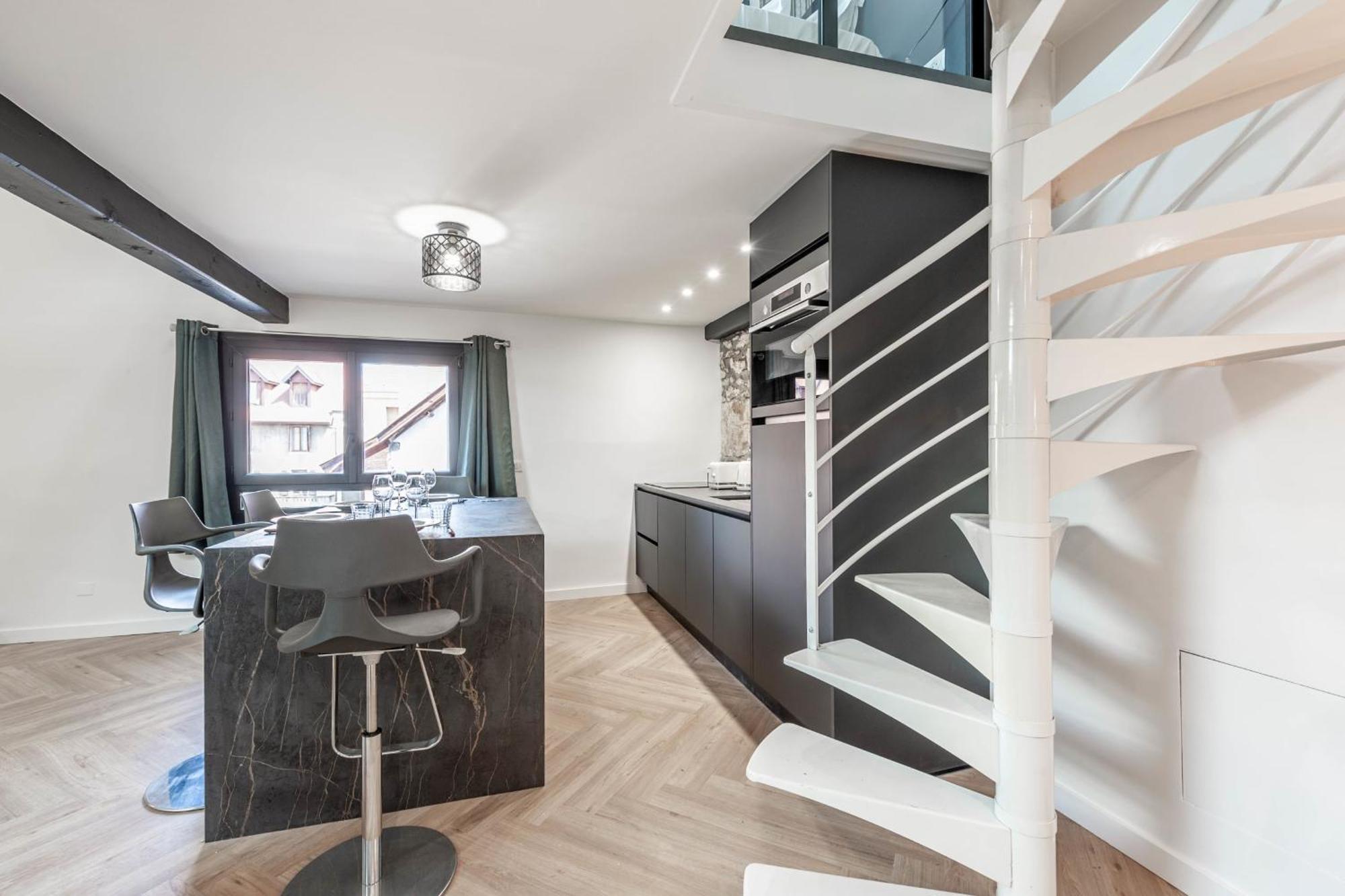 Matterhorn Apartment Анси Екстериор снимка