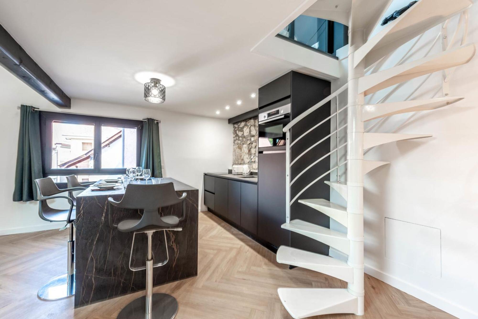 Matterhorn Apartment Анси Екстериор снимка